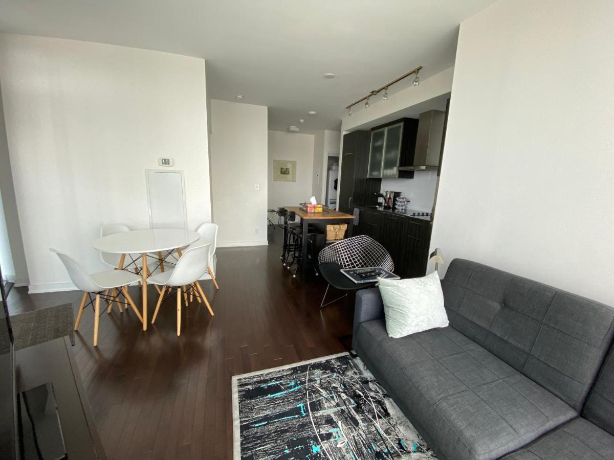 Corporate Suite Toronto Exterior photo