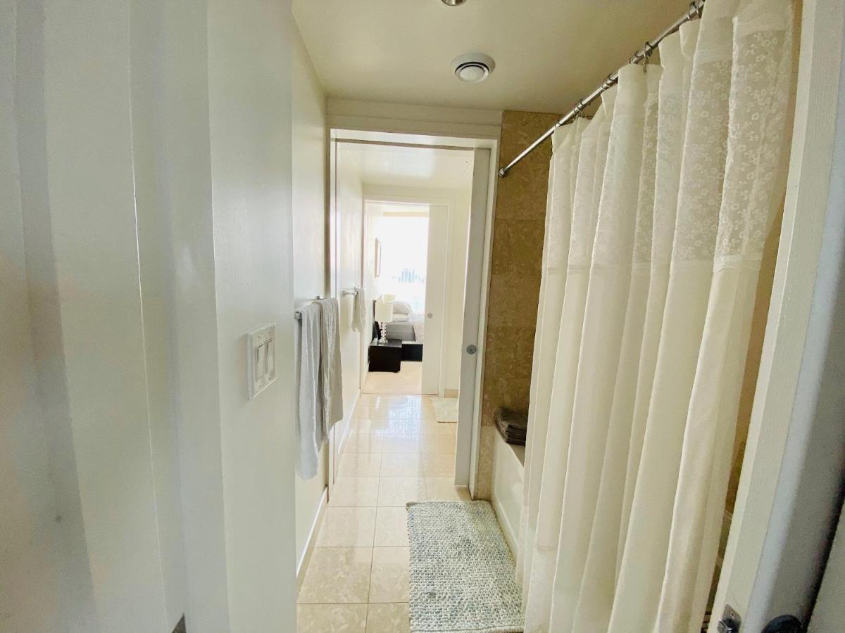 Corporate Suite Toronto Exterior photo