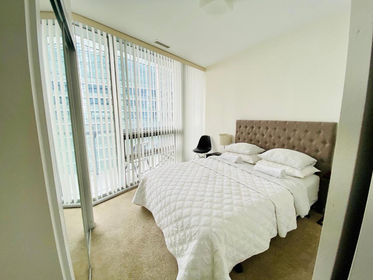 Corporate Suite Toronto Exterior photo