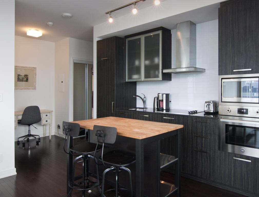 Corporate Suite Toronto Exterior photo