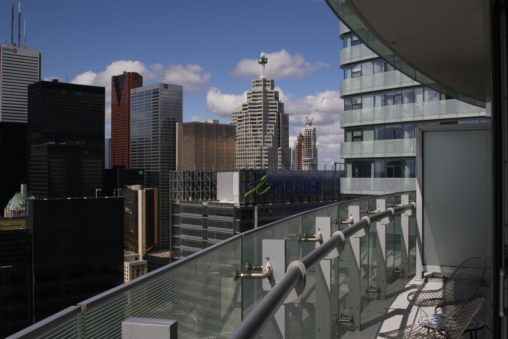 Corporate Suite Toronto Exterior photo